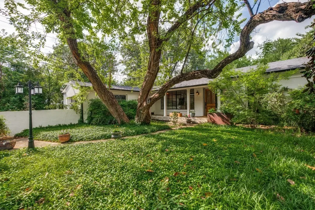 2BR House for Sale in Dallas, TX