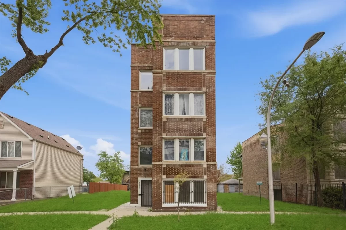 15BR Multi-Family for Sale in Chicago, IL