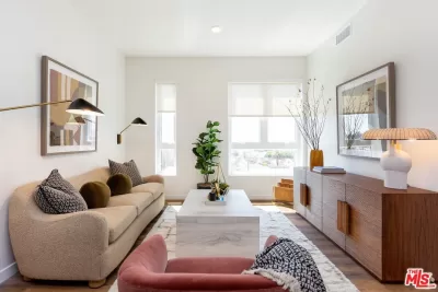 2BR Townhouse for Rent in Los Angeles, CA