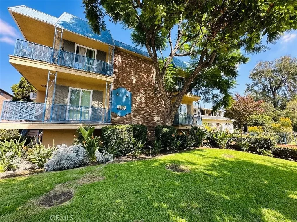 2BR House for Rent in Pasadena, CA