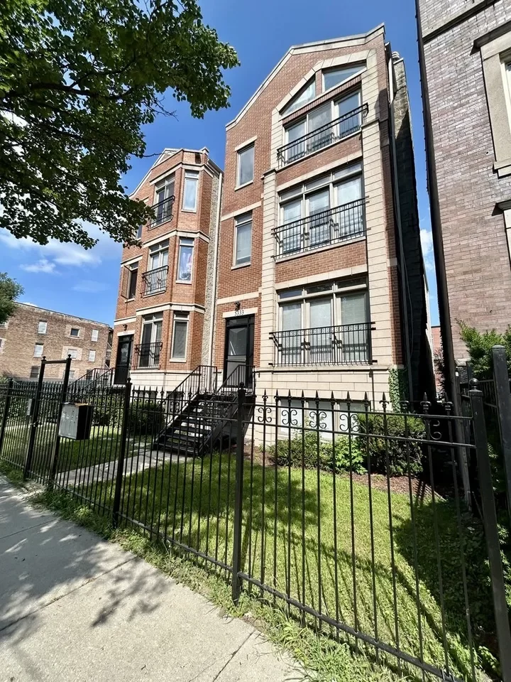 12BR Multi-Family for Sale in Chicago, IL