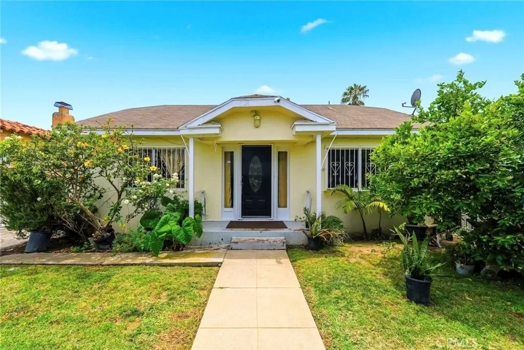 4BR House for Sale in Los Angeles, CA
