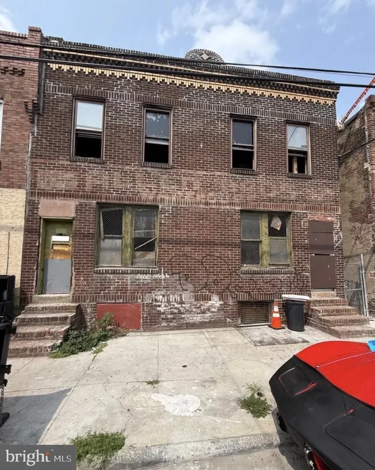 Townhouse for Sale in Philadelphia, PA