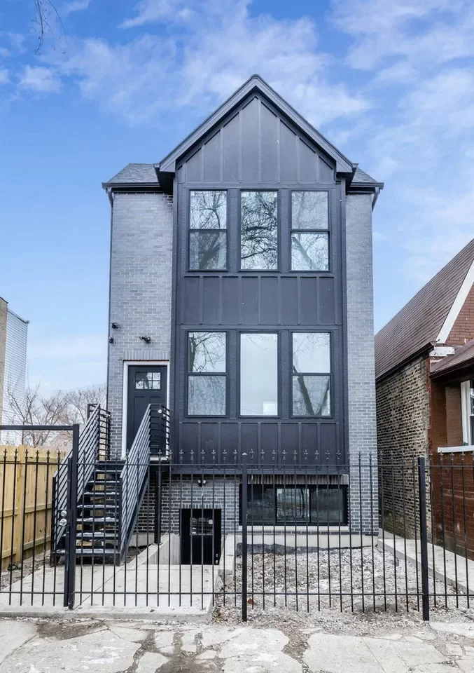 9BR Multi-Family for Sale in Chicago, IL