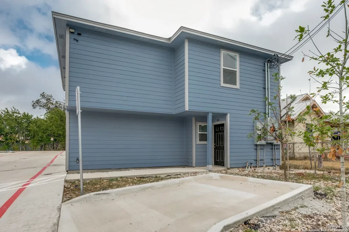 2BR House for Rent in San Antonio, TX