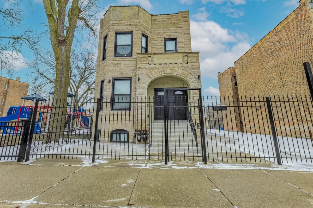 7BR Multi-Family for Sale in Chicago, IL