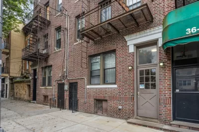 6BR Townhouse for Sale in Queens, NY