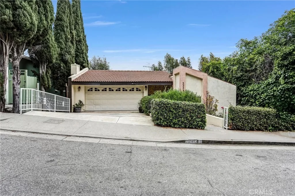 4BR House for Sale in Los Angeles, CA