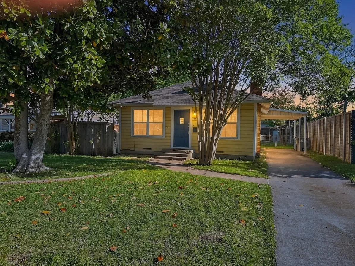 2BR House for Rent in Dallas, TX