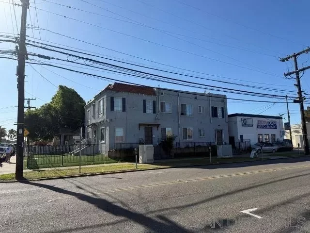 8BR Multi-Family for Sale in Chula Vista, CA