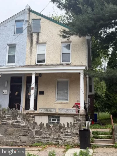 4BR Townhouse for Sale in Darby, PA