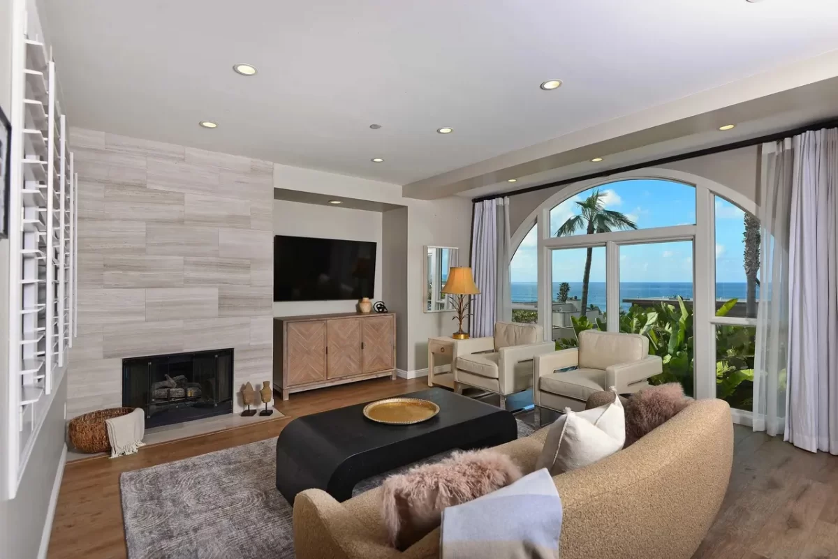 2BR Condo for Rent in La Jolla, CA