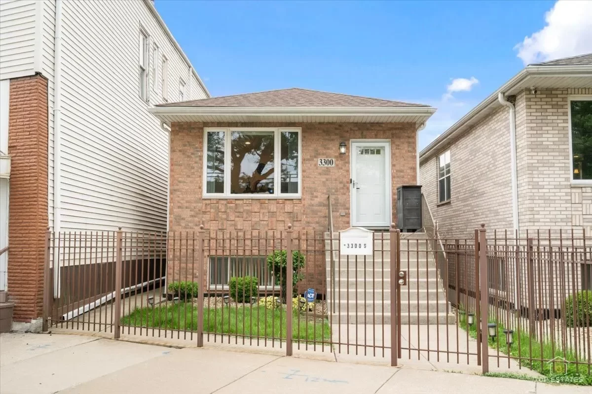 3BR House for Sale in Chicago, IL