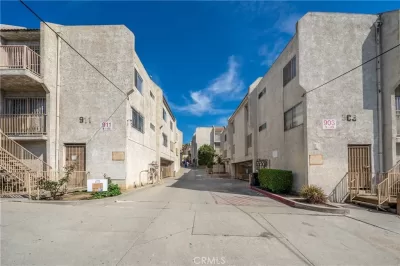2BR Multi-Family for Sale in Los Angeles, CA