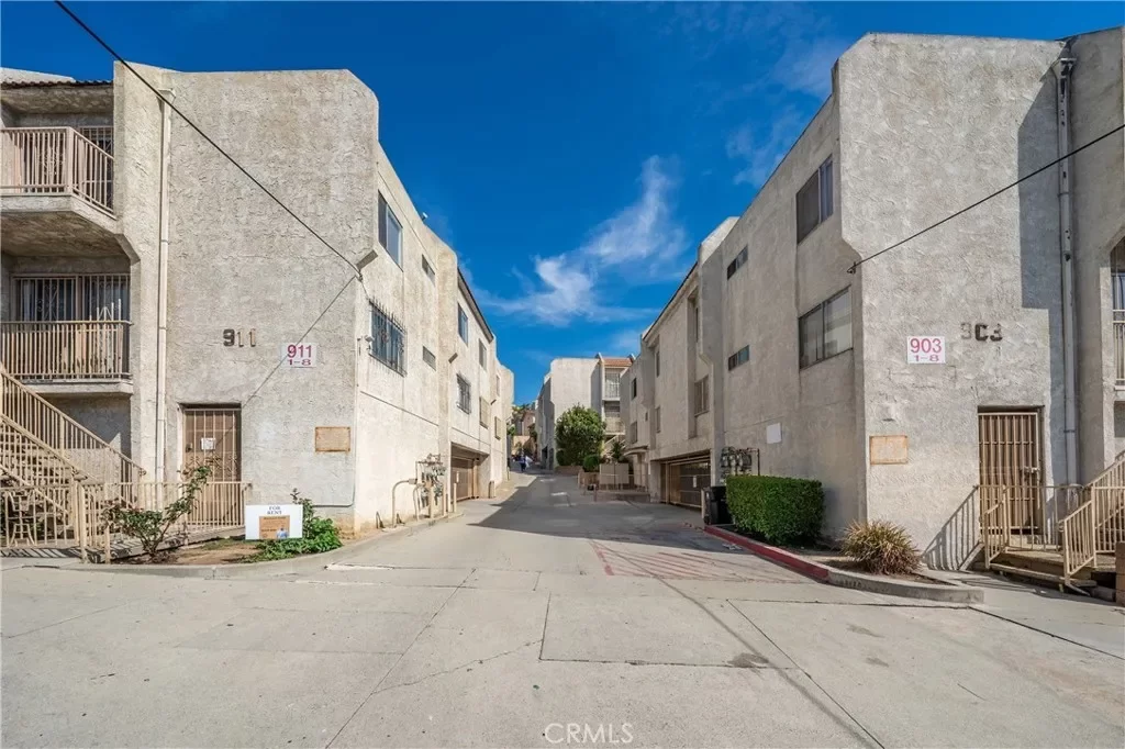 2BR Multi-Family for Sale in Los Angeles, CA