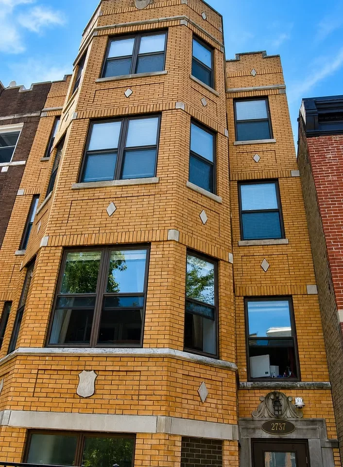 2BR Multi-Family for Rent in Chicago, IL
