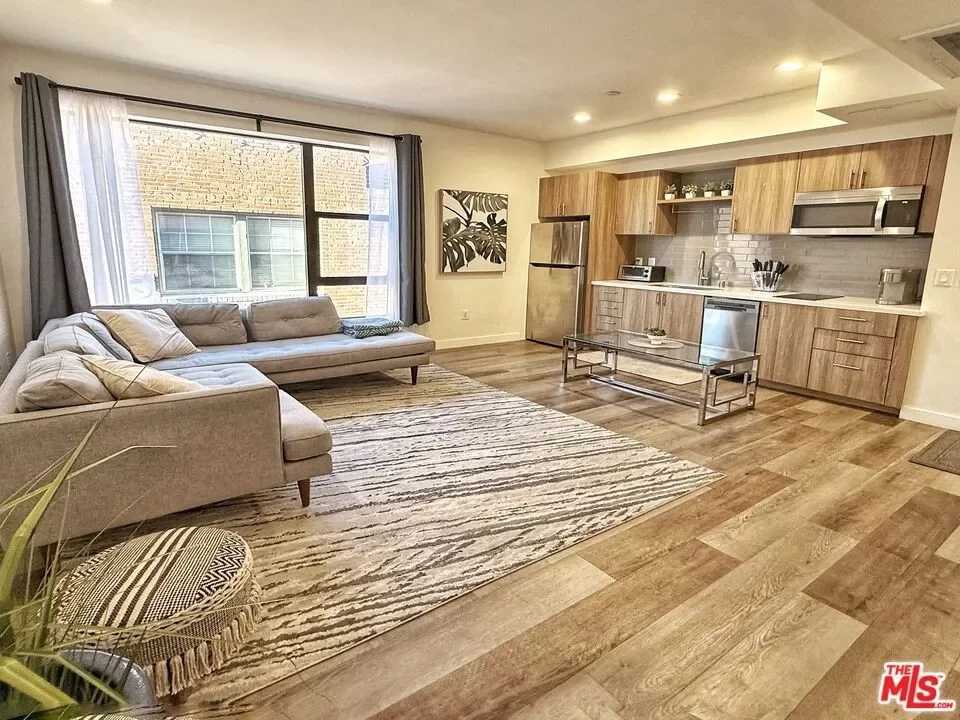 Condo for Rent in Los Angeles, CA