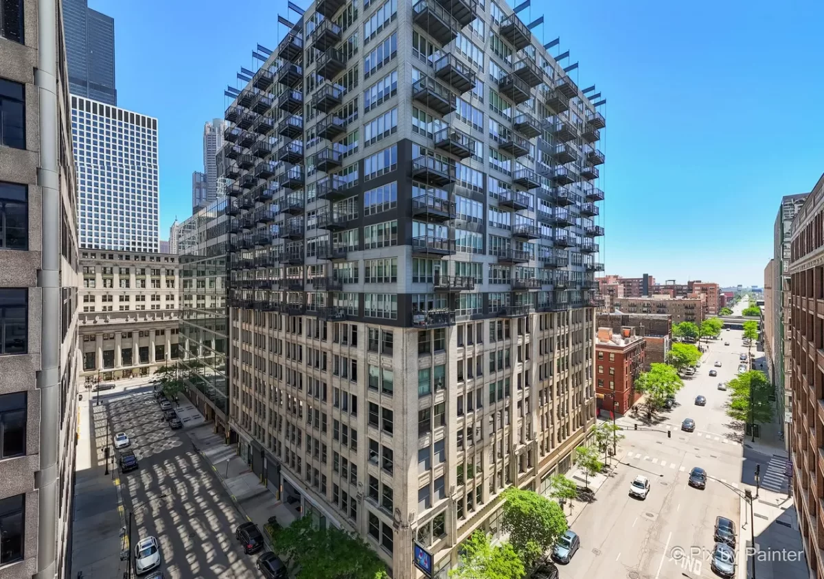 2BR Condo for Sale in Chicago, IL
