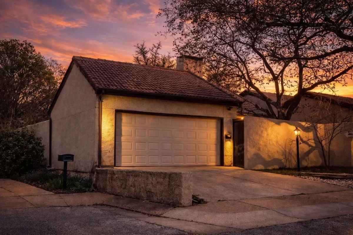 3BR Townhouse for Sale in Dallas, TX