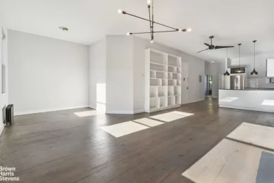 8BR Townhouse for Sale in Manhattan, NY