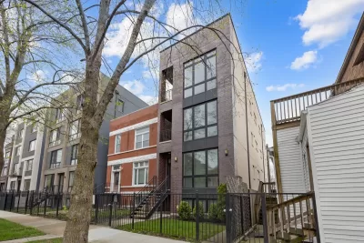 3BR Condo for Sale in Chicago, IL