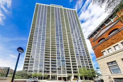 2BR Condo for Sale in Chicago, IL