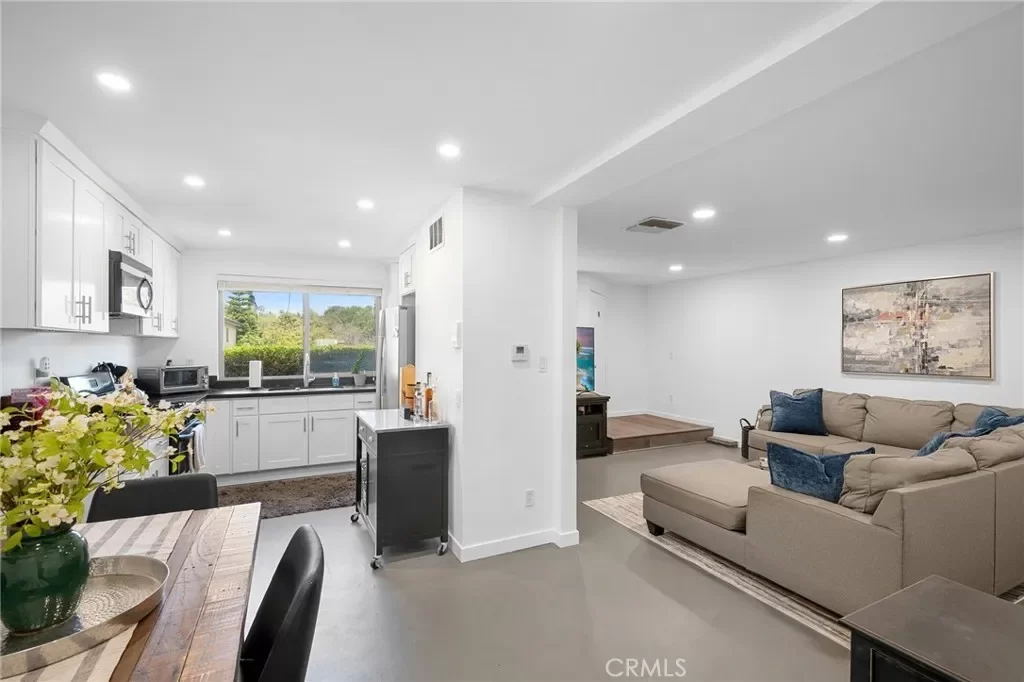 3BR Condo for Sale in Los Angeles, CA