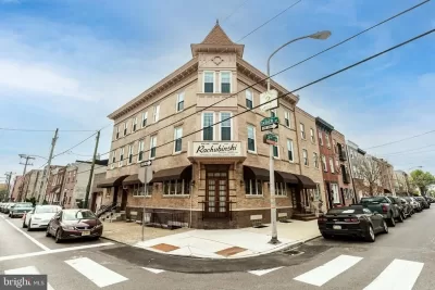 5BR Townhouse for Sale in Philadelphia, PA