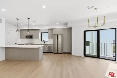 3BR Townhouse for Rent in Los Angeles, CA