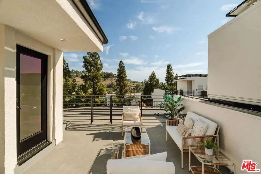 2BR House for Sale in Los Angeles, CA