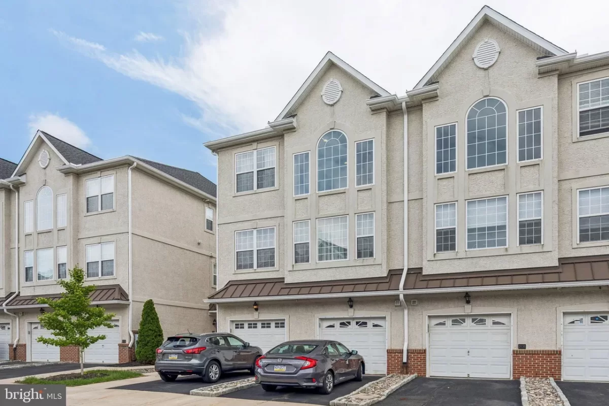 3BR Townhouse for Sale in Philadelphia, PA