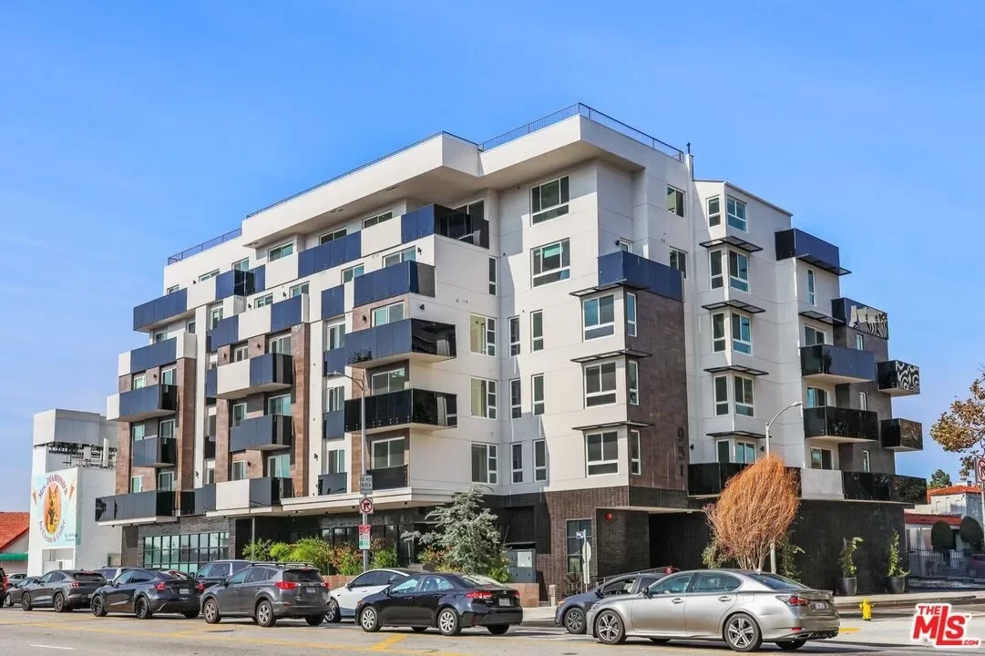 Townhouse for Rent in Los Angeles, CA