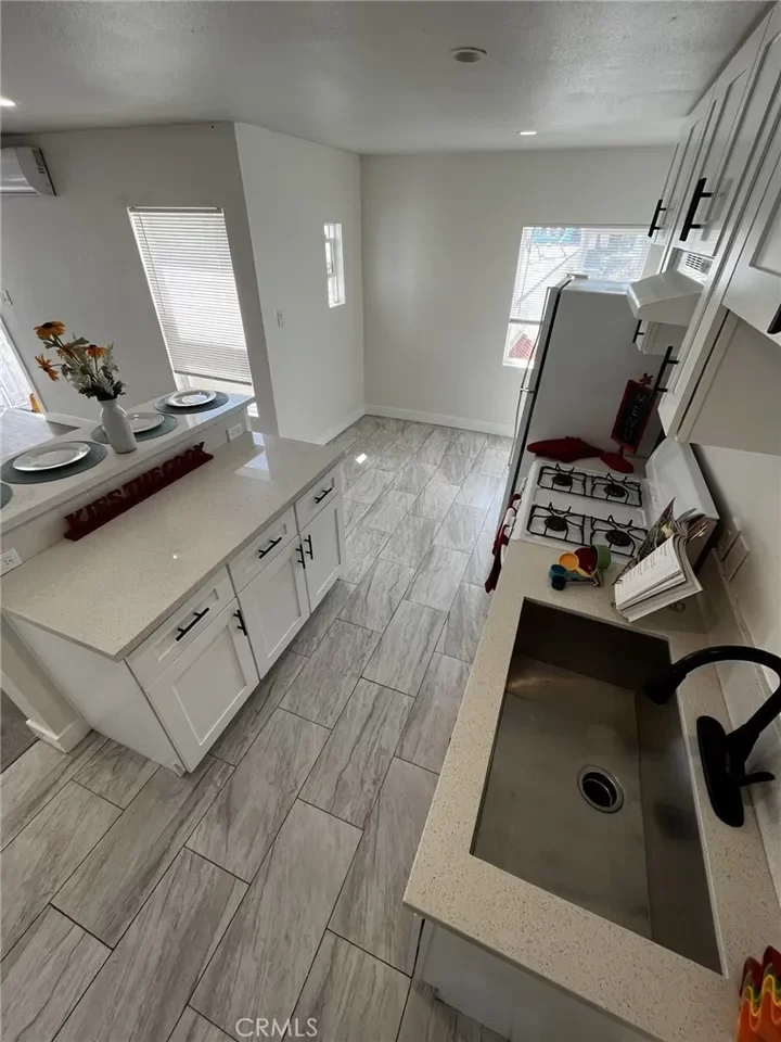 2BR House for Rent in Los Angeles, CA