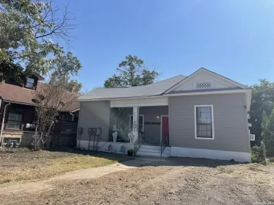 2BR House for Rent in San Antonio, TX