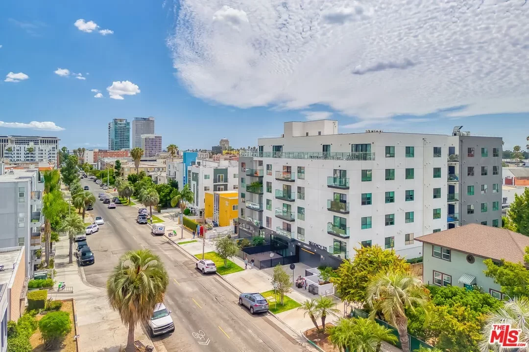 3BR Condo for Sale in Los Angeles, CA