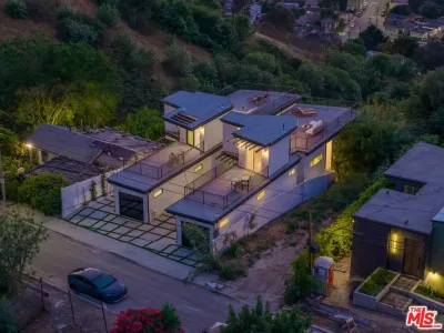 2BR House for Sale in Los Angeles, CA