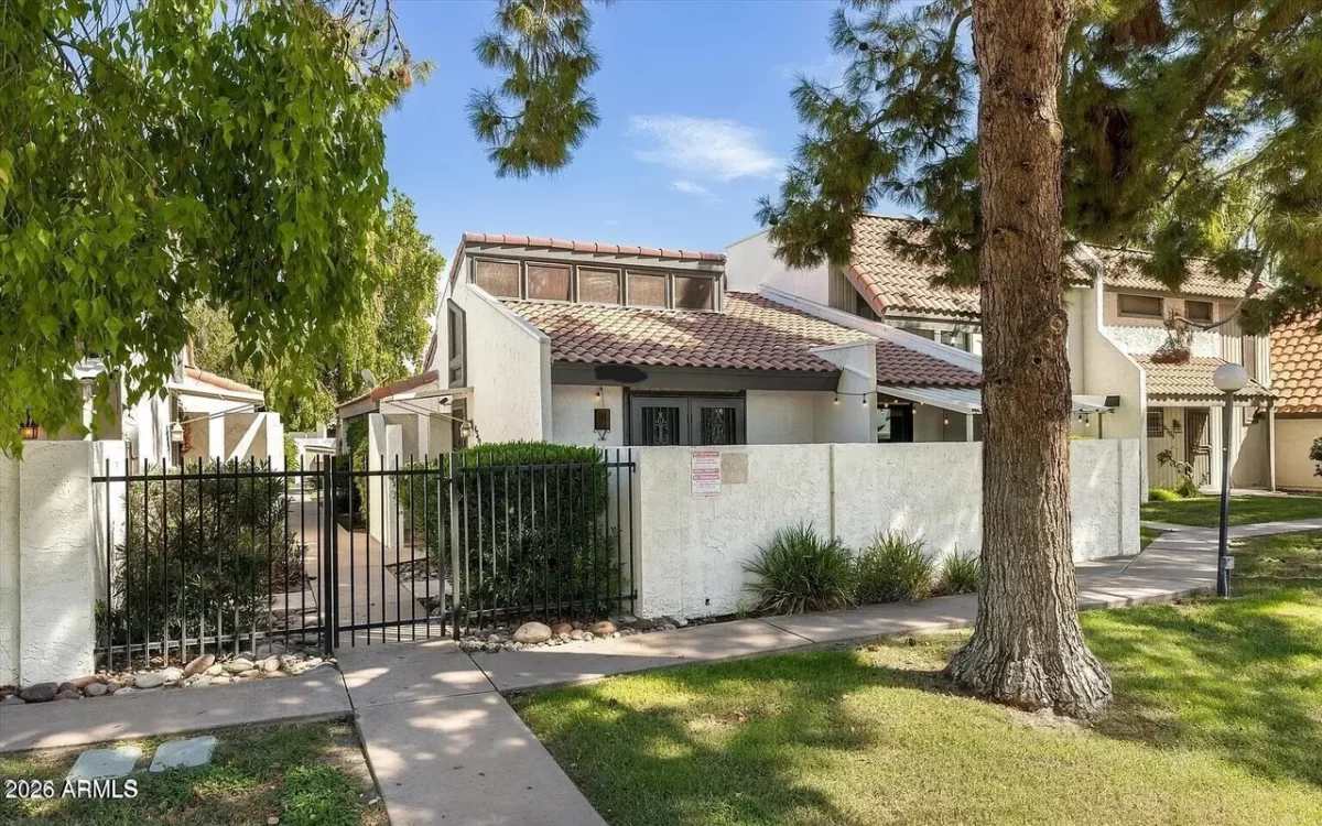 3BR Townhouse for Rent in Phoenix, AZ