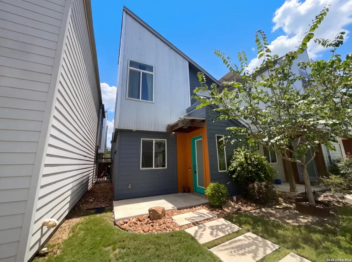 2BR House for Sale in San Antonio, TX