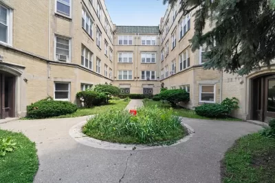 2BR Apartment for Rent in Chicago, IL