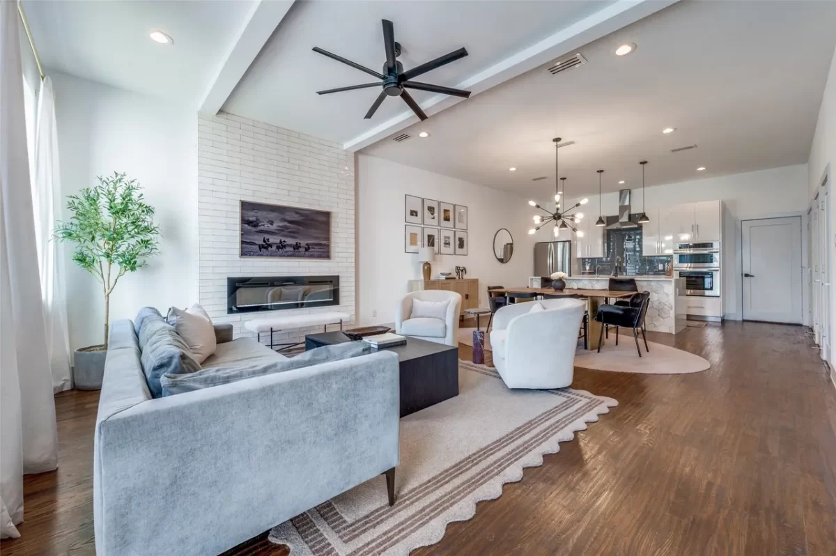3BR Townhouse for Sale in Dallas, TX