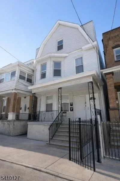 9BR Multi-Family for Sale in Jersey City, NJ