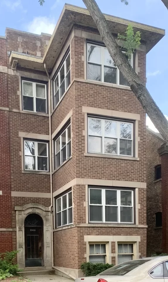 2BR House for Rent in Chicago, IL