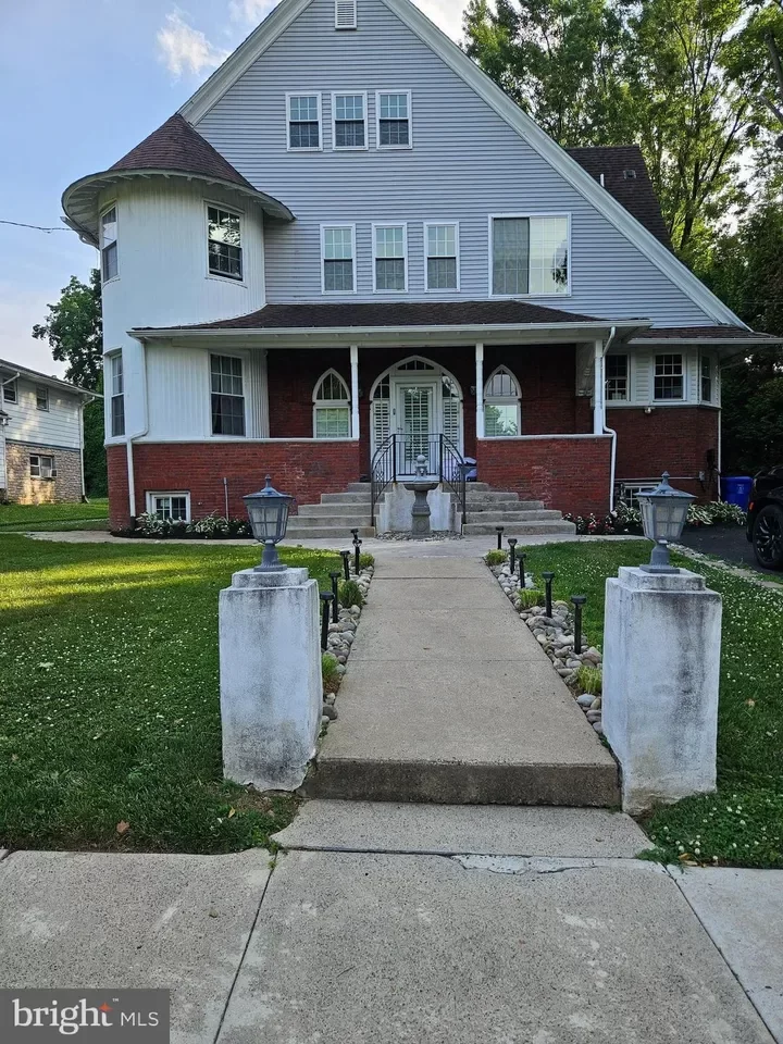 5BR House for Sale in Elkins Park, PA