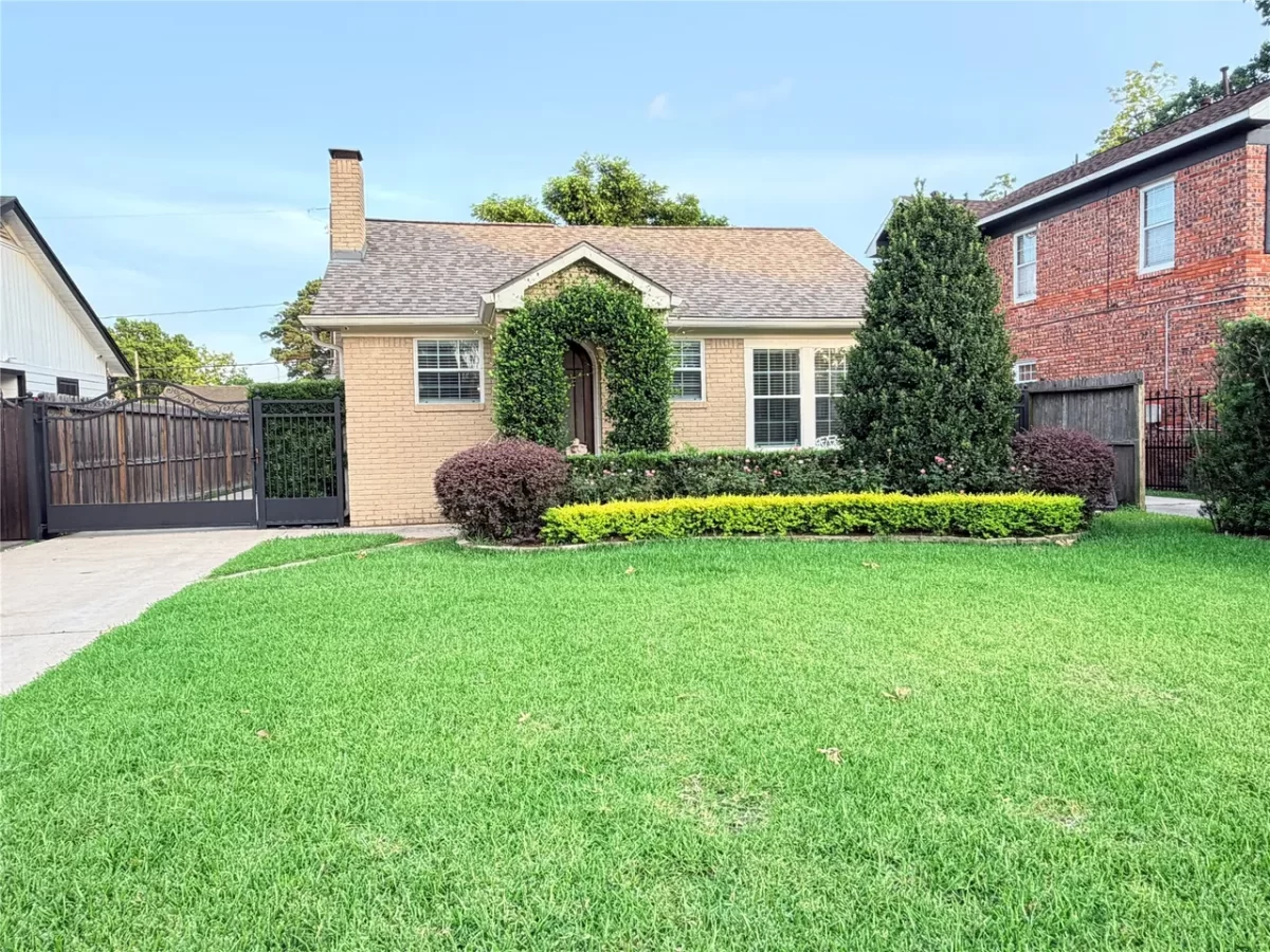 2BR House for Rent in Houston, TX
