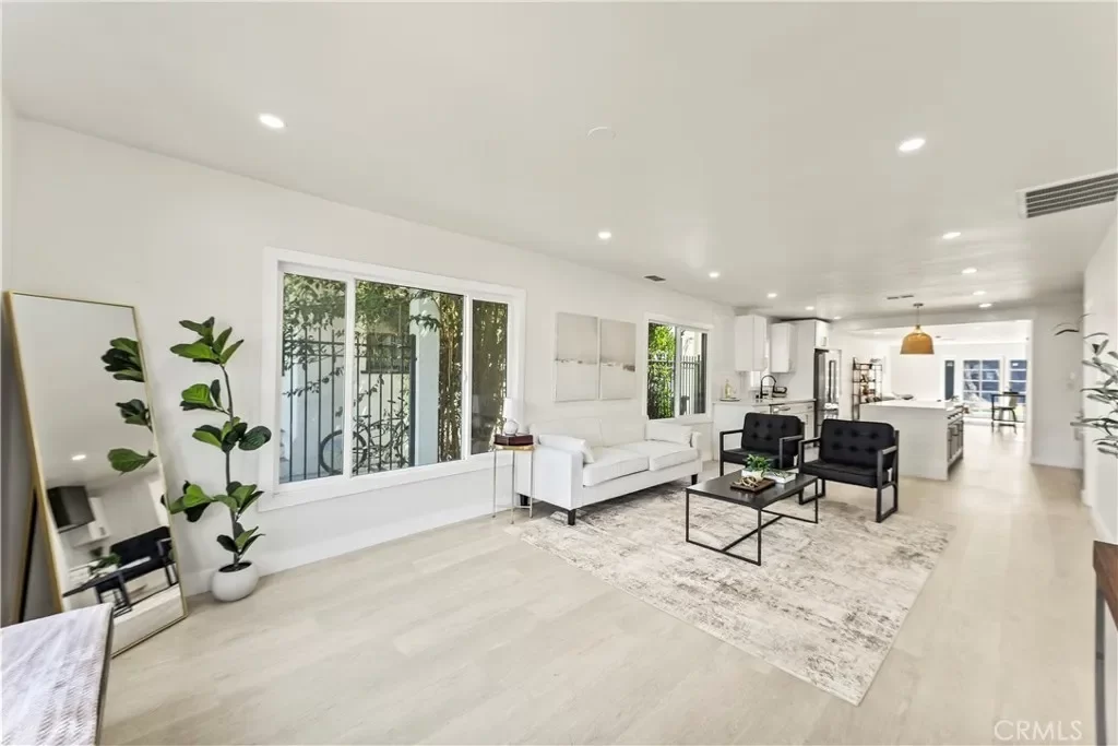 3BR House for Sale in Los Angeles, CA