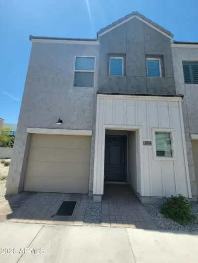 3BR Townhouse for Rent in Phoenix, AZ