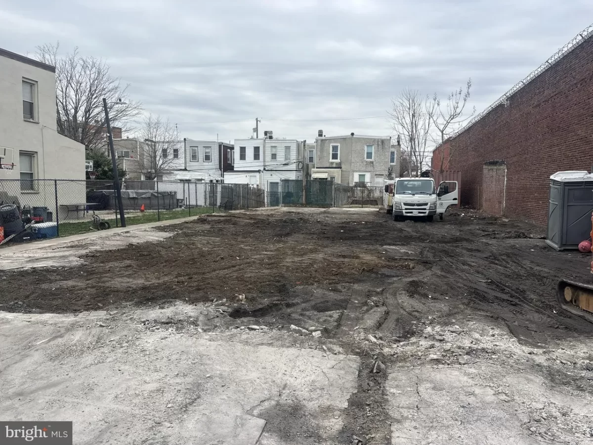 House for Sale in Philadelphia, PA