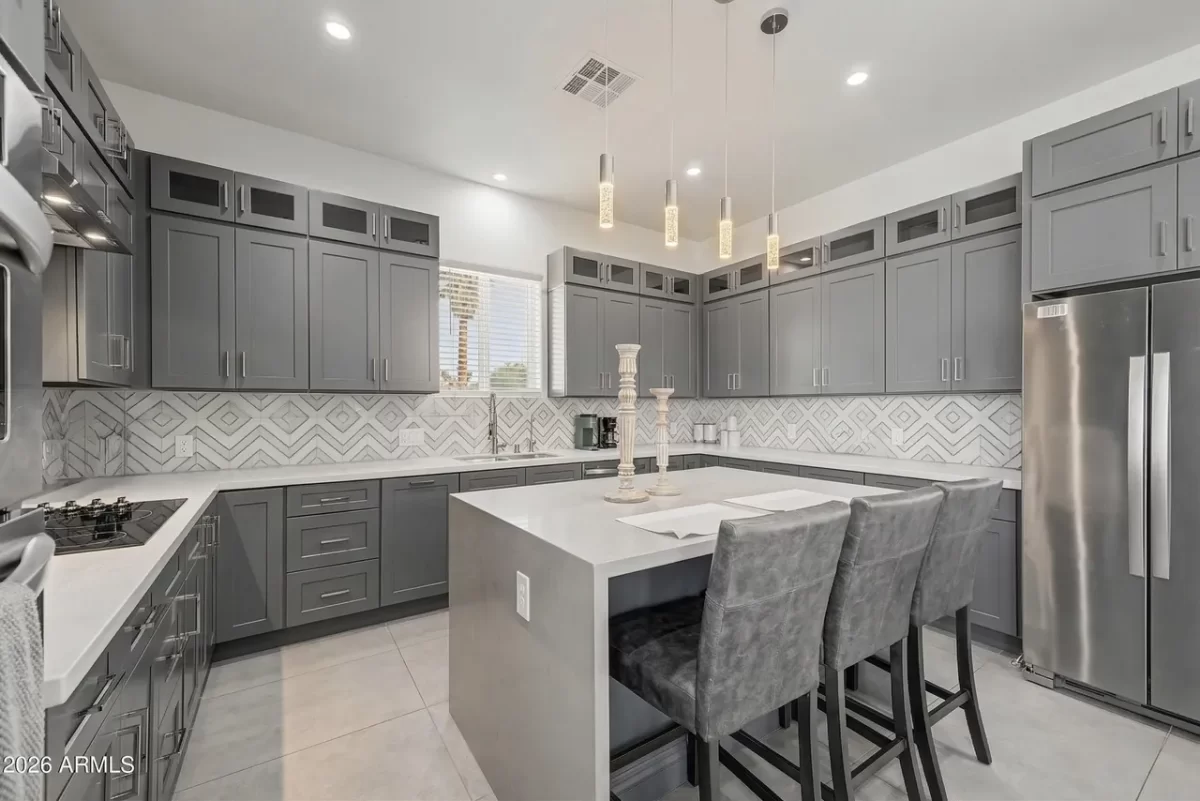 6BR Townhouse for Sale in Phoenix, AZ