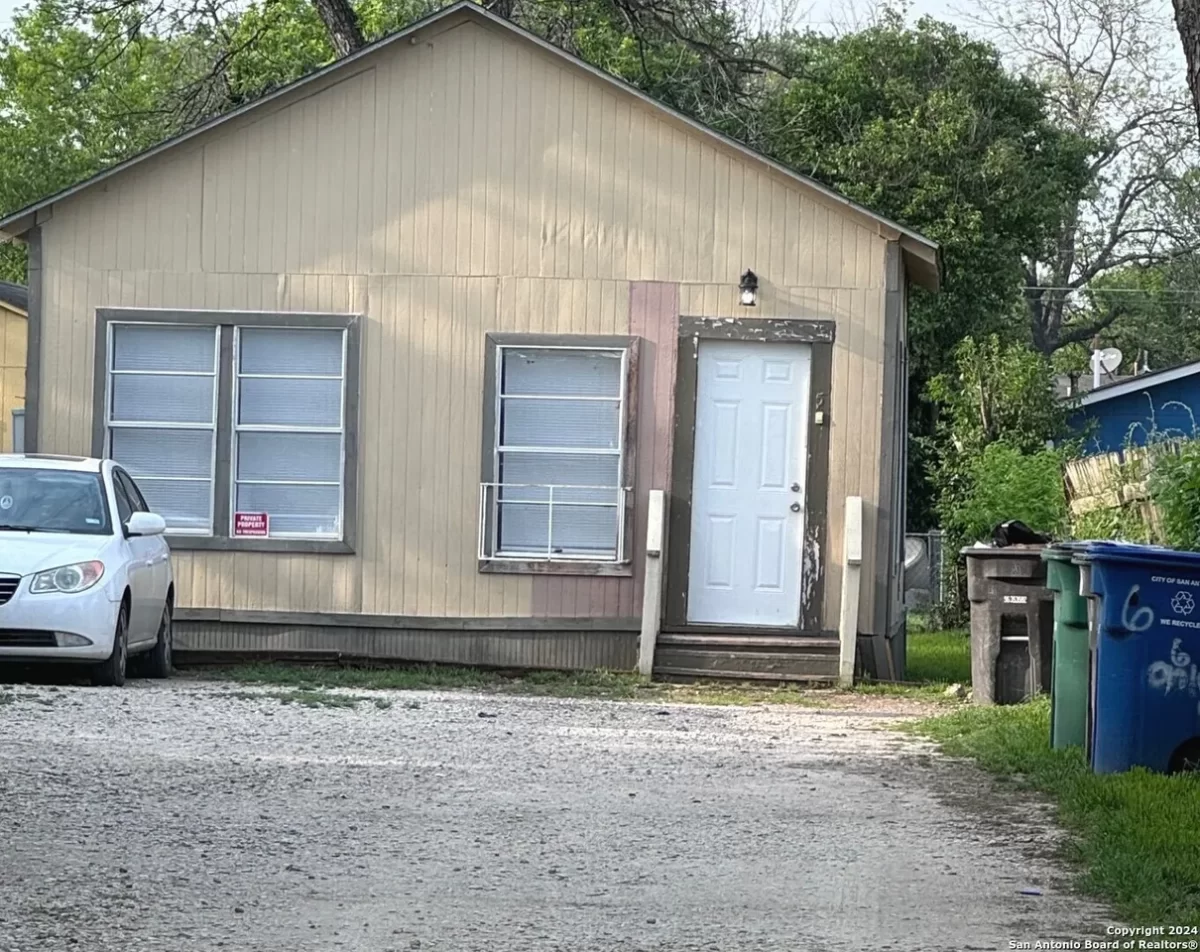 2BR House for Rent in San Antonio, TX