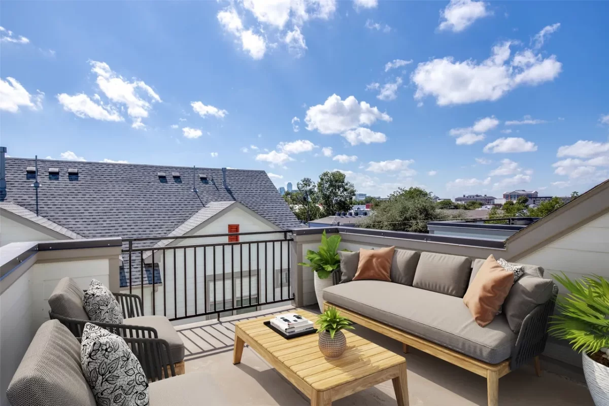 2BR Townhouse for Rent in Dallas, TX